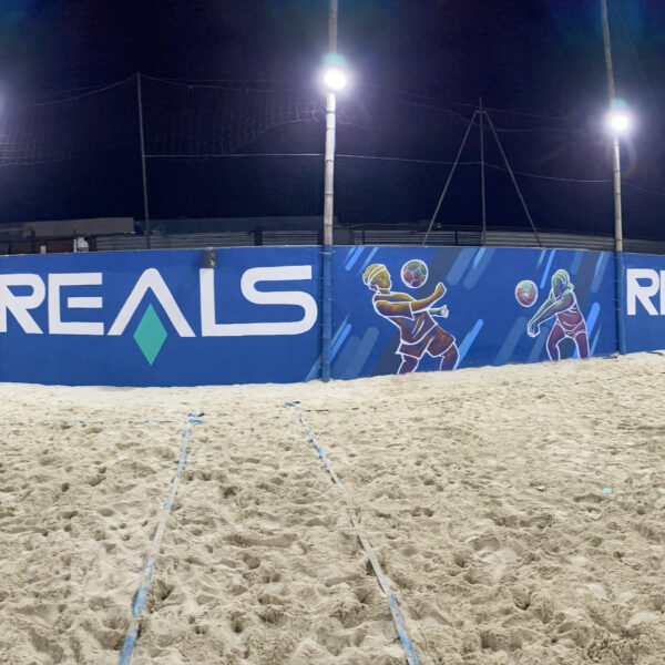 graffiti para arena de beach tennis em quadra de tênis de praia